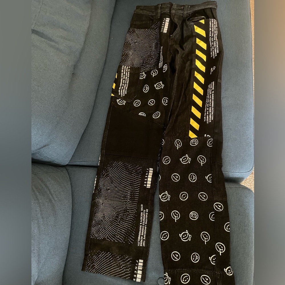 Finesse Graphic Pants